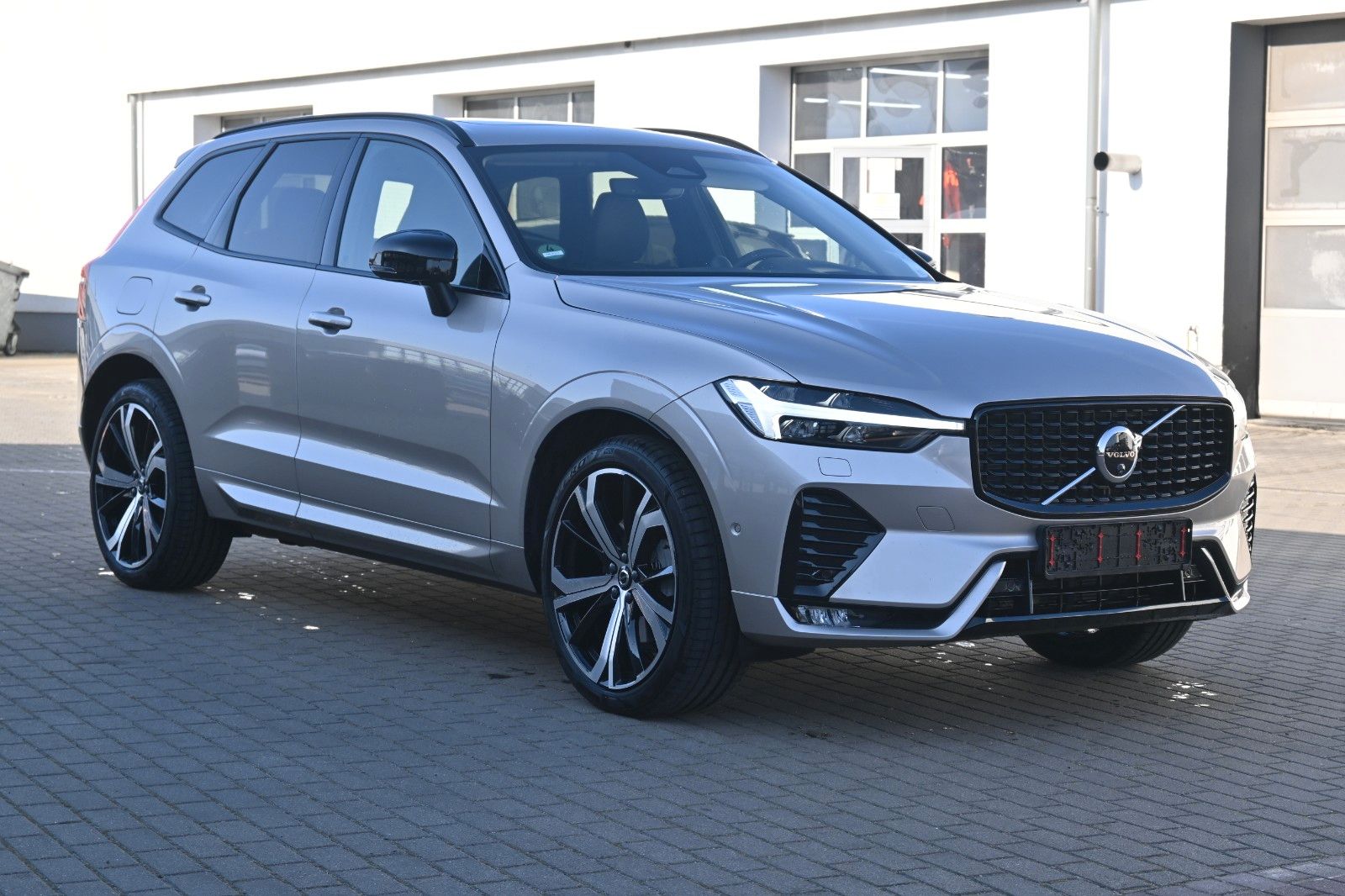 Fahrzeugabbildung Volvo XC60 Ultimate Dark AWD*MASS*LUFT*B&W*NAV*HUD*ACC