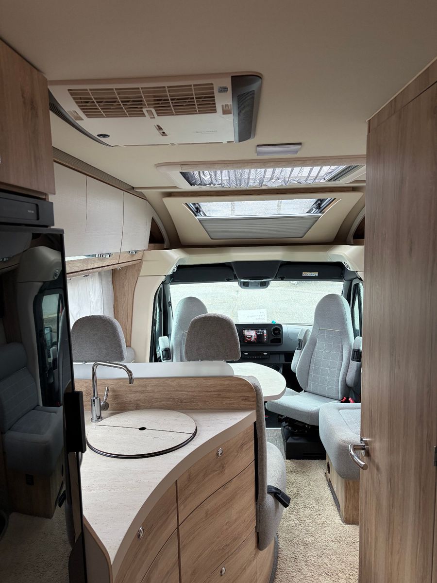 Fahrzeugabbildung Eura Mobil Profila T 696 EB