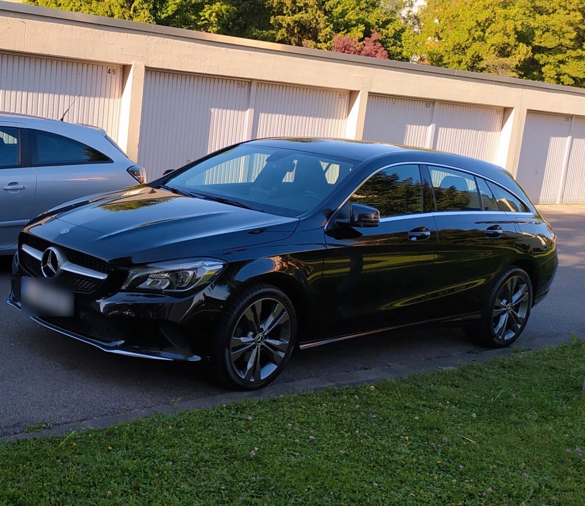 MERCEDES-BENZ CLA 200 Shooting Brake