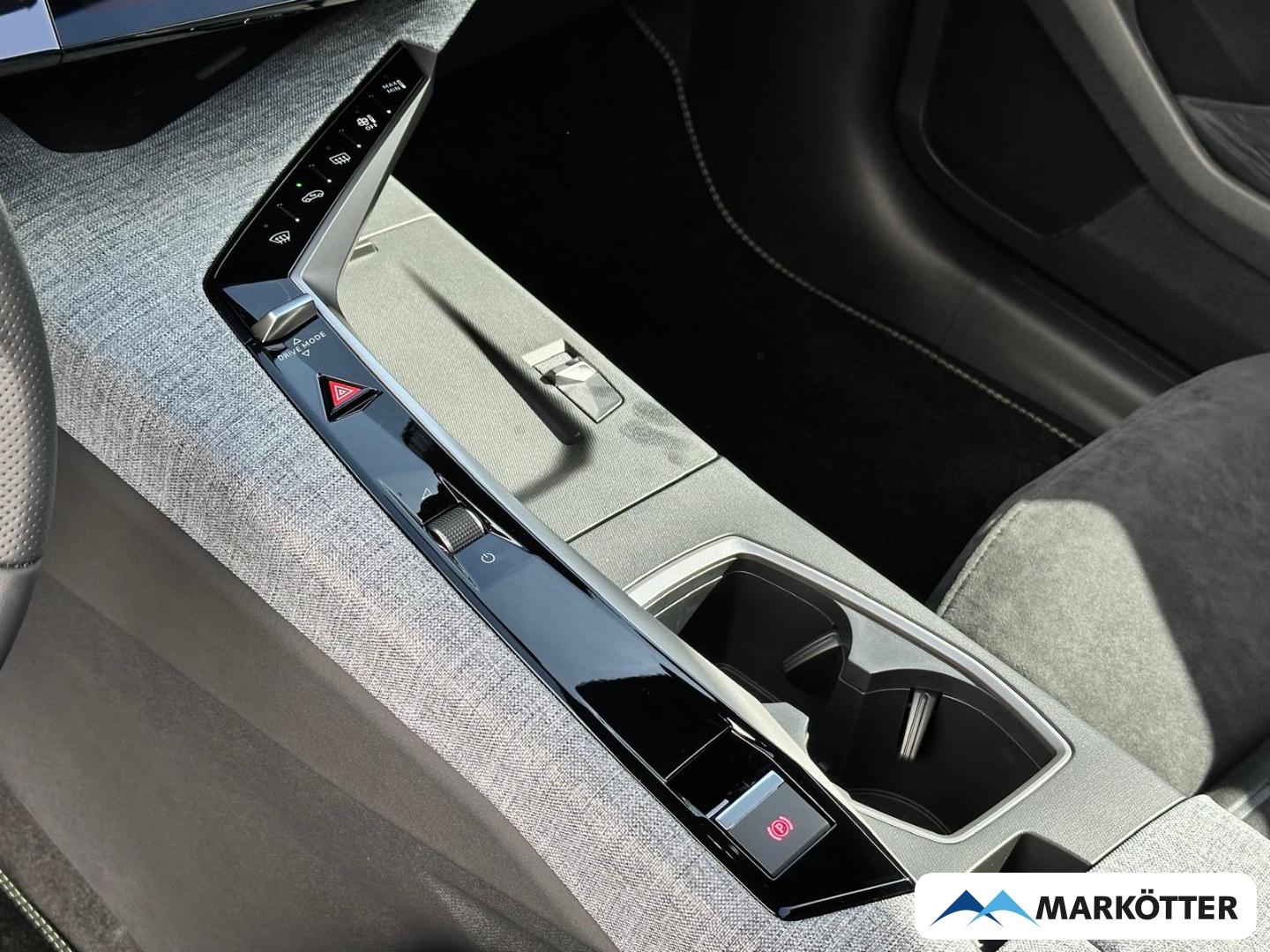 Peugeot 3008 GT Plug-In Hybrid 225 AHK/360°/Massage/Pano