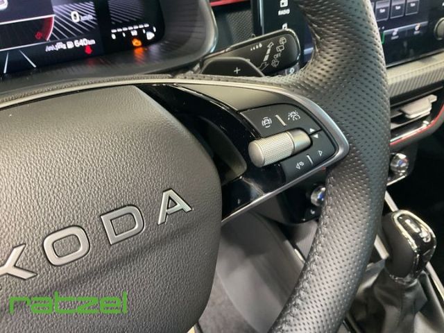 Fahrzeugabbildung SKODA Kamiq Monte Carlo 1.0 TSI Panorama LED LaneAssis