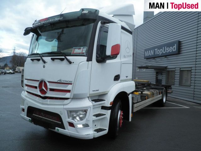 Mercedes-Benz Actros mit LBW  1836