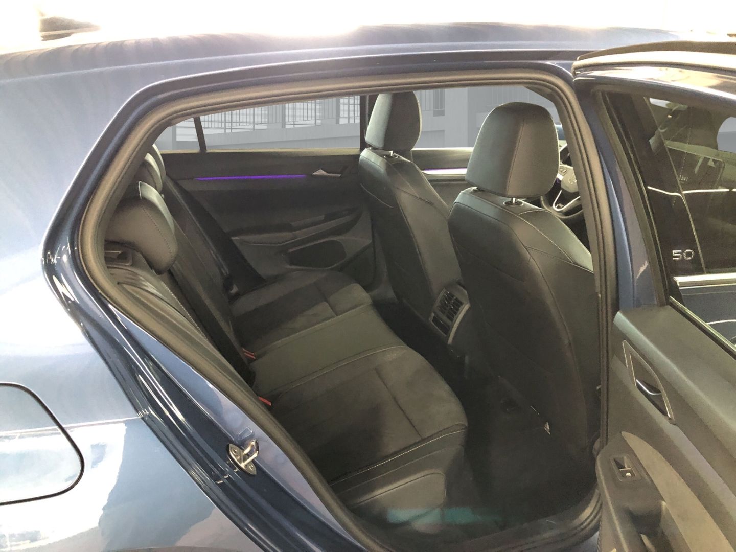 Fahrzeugabbildung Volkswagen Golf EDITION 50 1.5 eTSI DSG HUD AHK Panodach Na