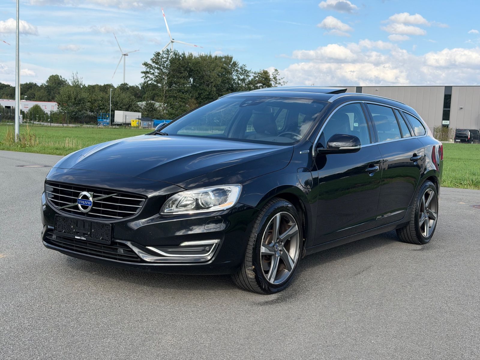 Volvo Volvo V60 D6 Plugin hybrid Summum AWD Dach Leder