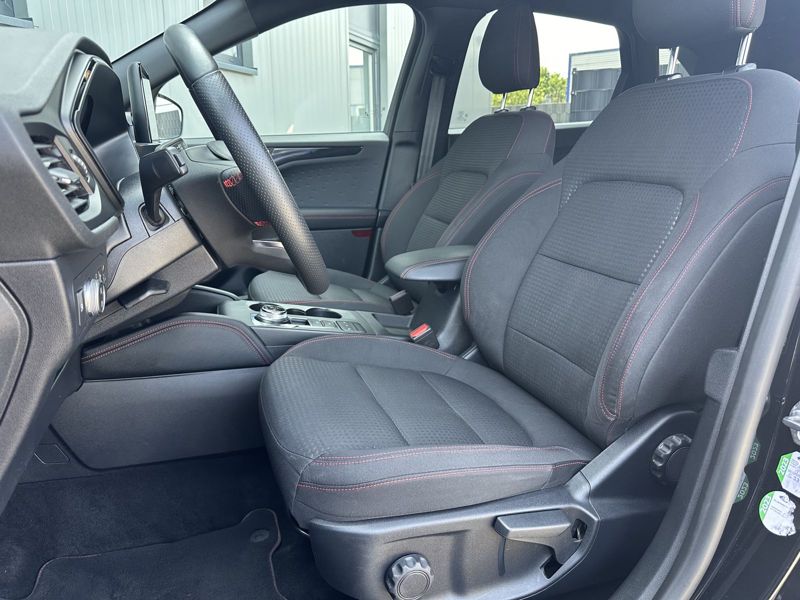 Fahrzeugabbildung Ford Kuga 2.5 DURATEC PHEV ST-Line NAV+LED+DAB+1HD+PP