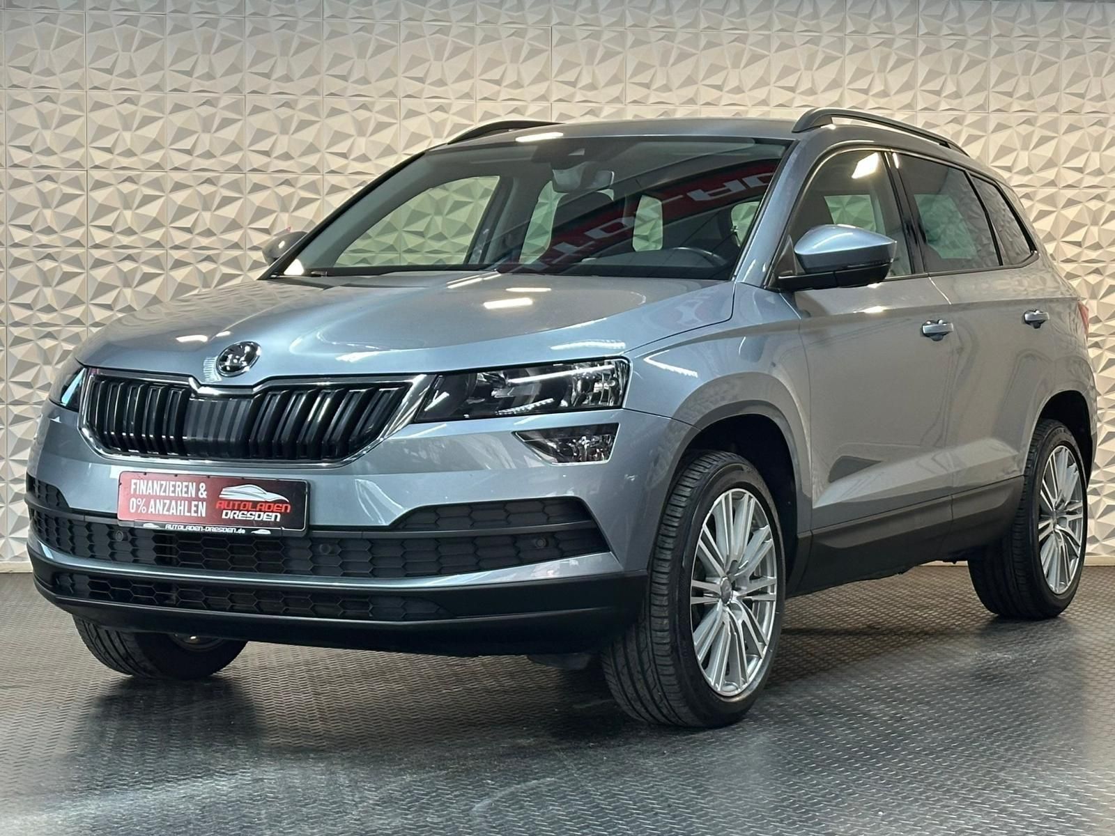 SKODA Karoq 1.0TSI STYLE* SHZ#NAVI#TEMPO#PDC#KEYLESS - Image 4