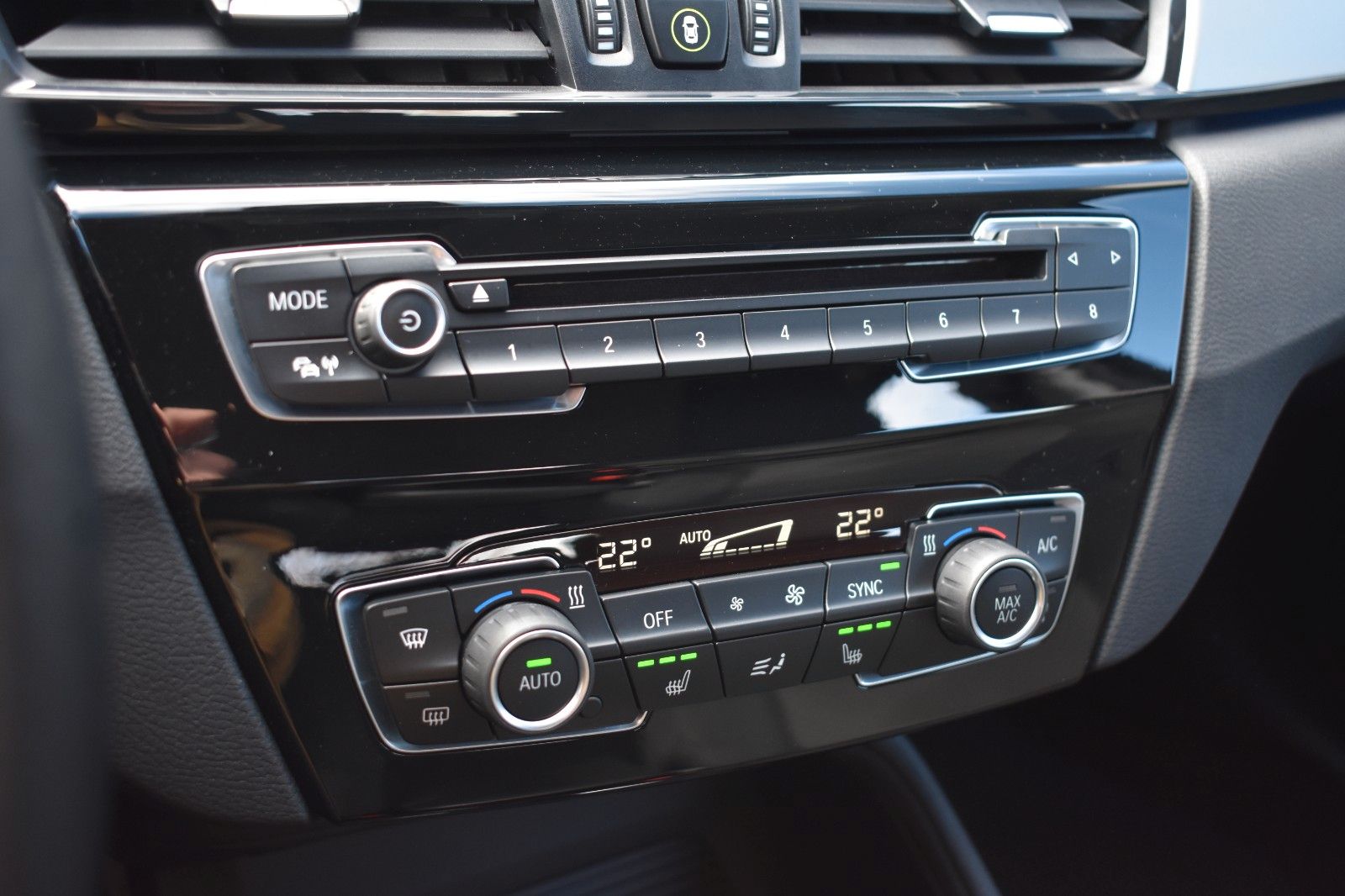 Fahrzeugabbildung BMW X1 xDrive 20 d Advantage AHK H&K