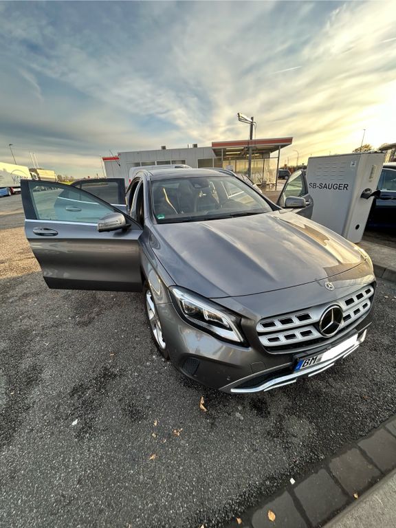 Image of Mercedes-Benz GLA 220