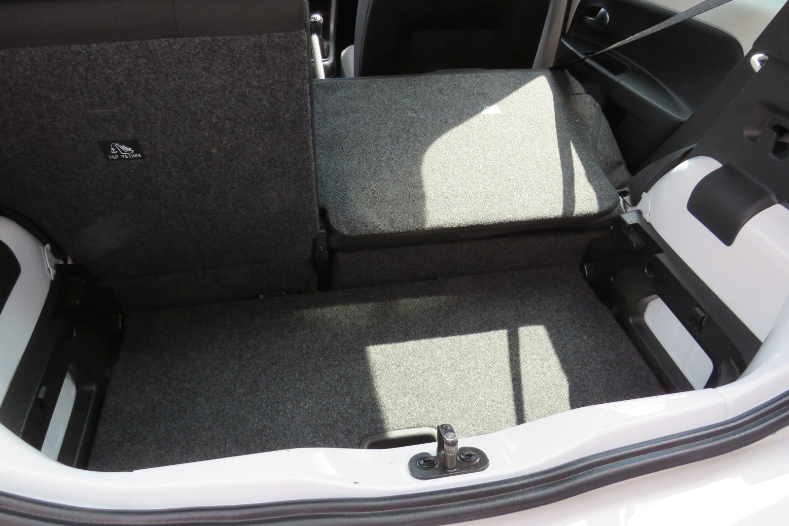 Fahrzeugabbildung Volkswagen up! 4T SITZH. GJ KLIMA TELVOR MAPS&MORE 1.HD