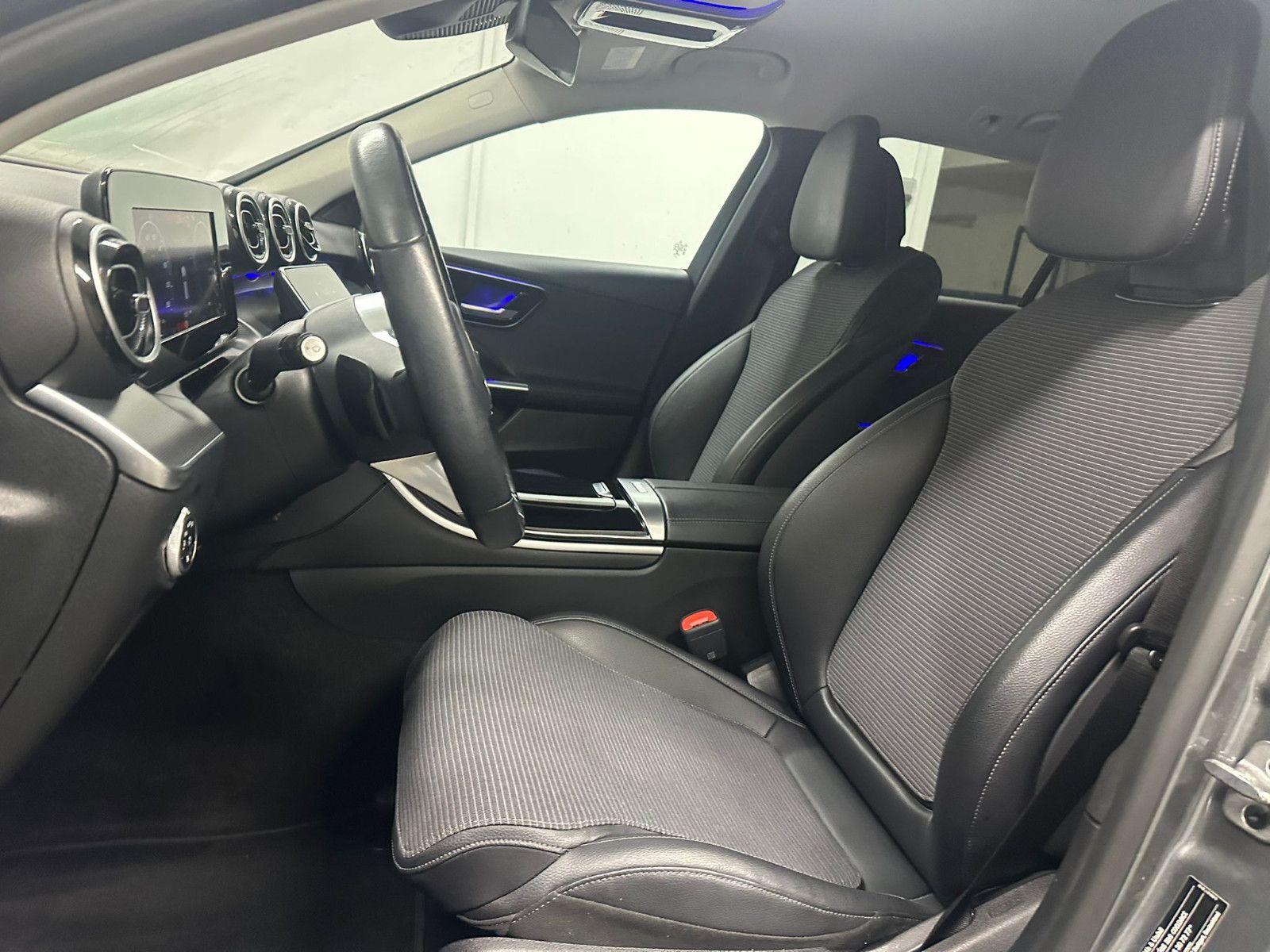 Fahrzeugabbildung Mercedes-Benz C 300 e T Autom.*LED*KAMERA*DISTRO*AMBILIGHT