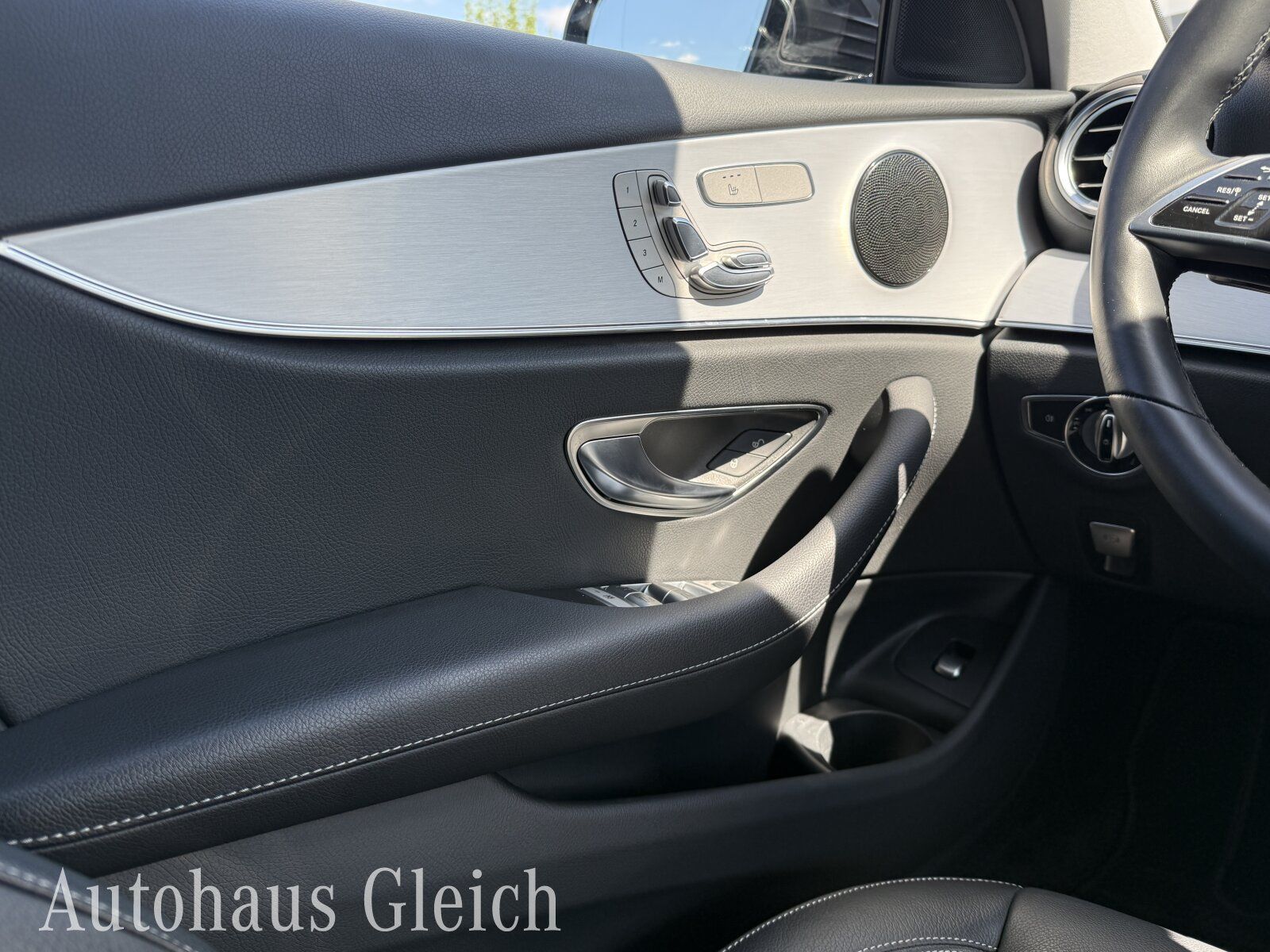 Fahrzeugabbildung Mercedes-Benz E 300 T de Avantgarde (EURO 6d) Distronic/Autom.