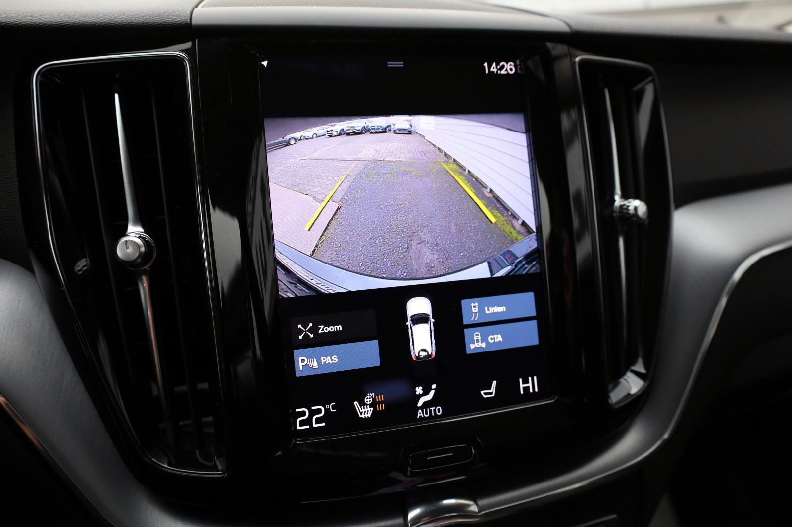 Fahrzeugabbildung Volvo XC60 D4 Momentum Pro,Leder,Navi,LED,SH