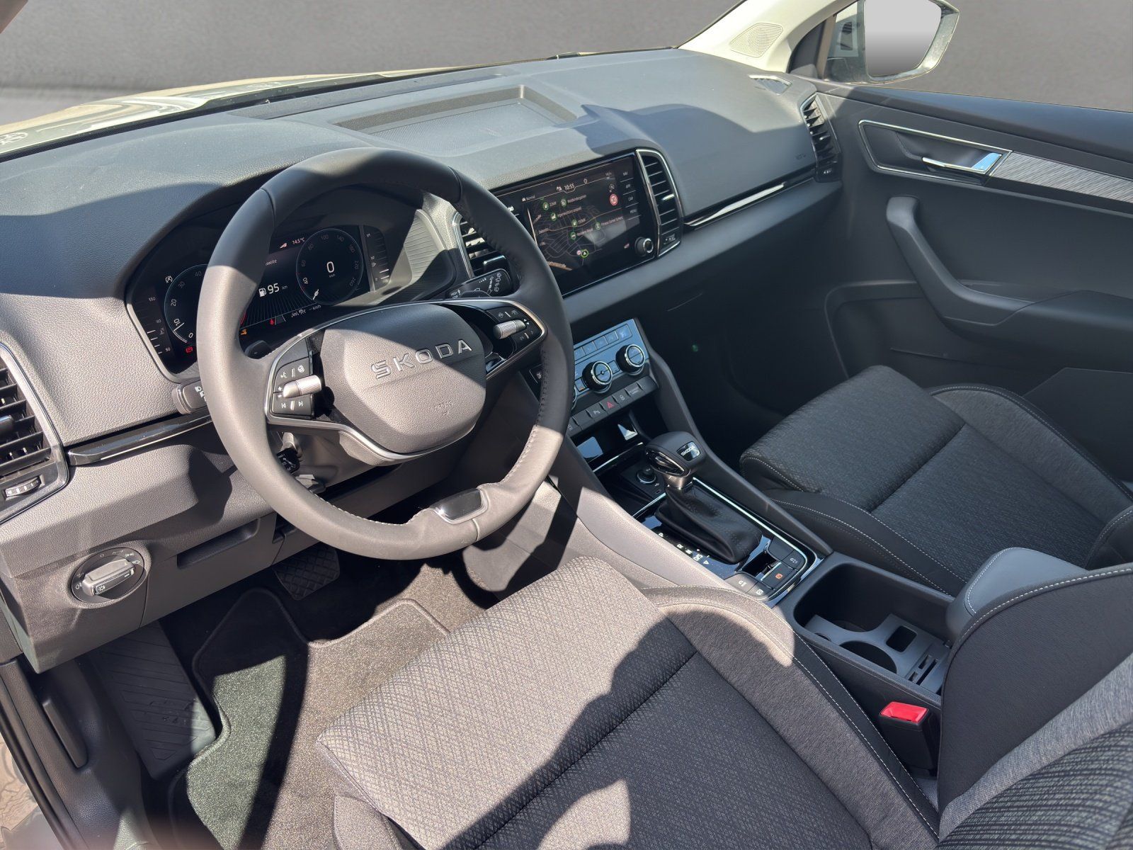 Fahrzeugabbildung SKODA Karoq Balance 1,5 TSI ACC+AHK+MATRIX-LED+KAMERA