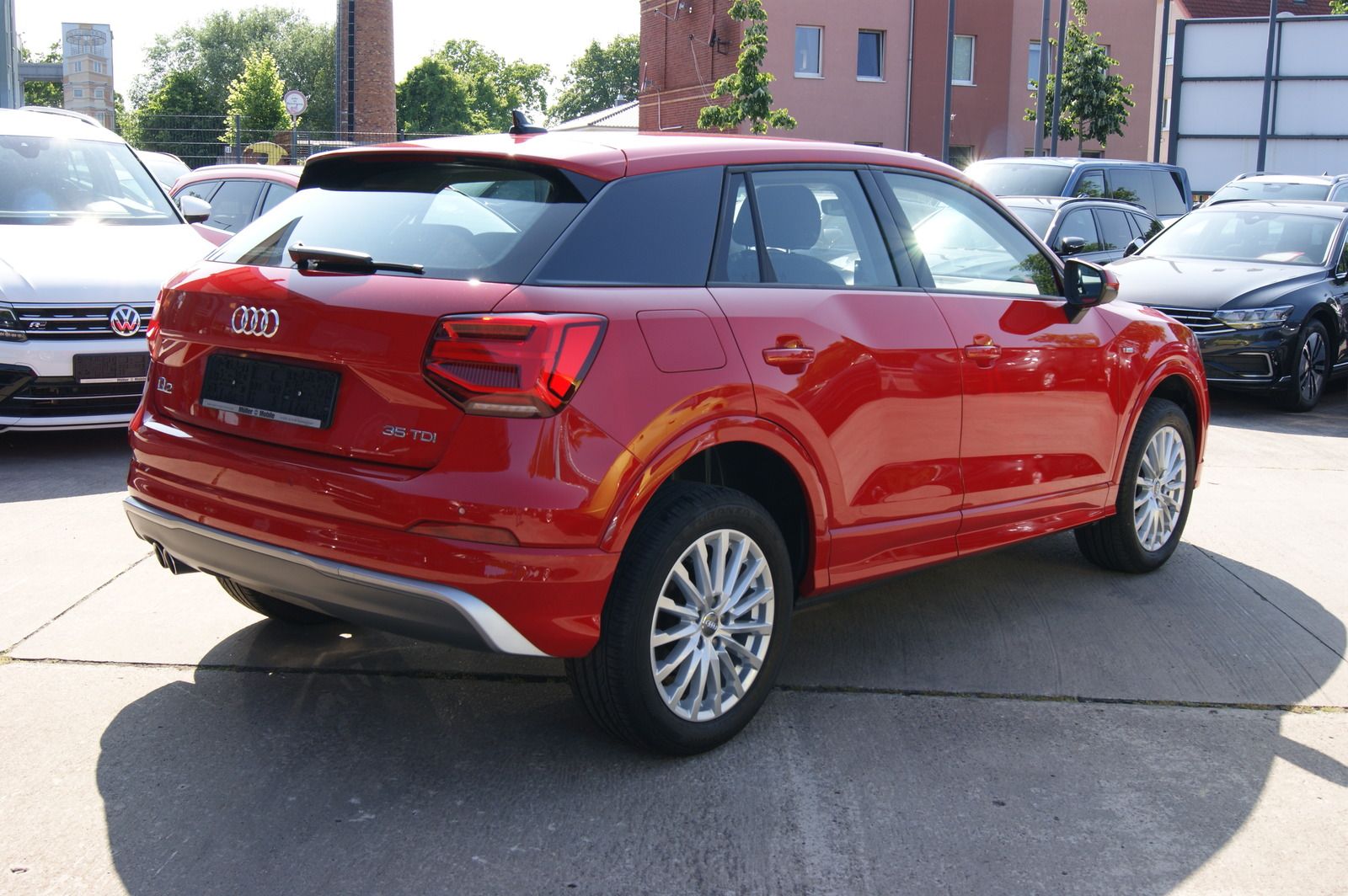 Fahrzeugabbildung Audi Q2 35 TDI design S-LINE AUDI-SOUND LED ANHZV PDC