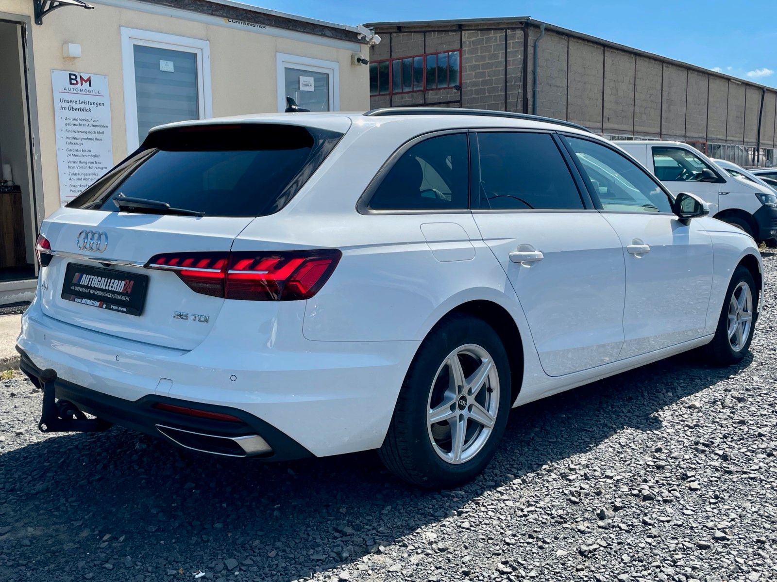 Fahrzeugabbildung Audi A4 Avant 35 TDI Aut. Navi LED AHK Kamera 1.HAND