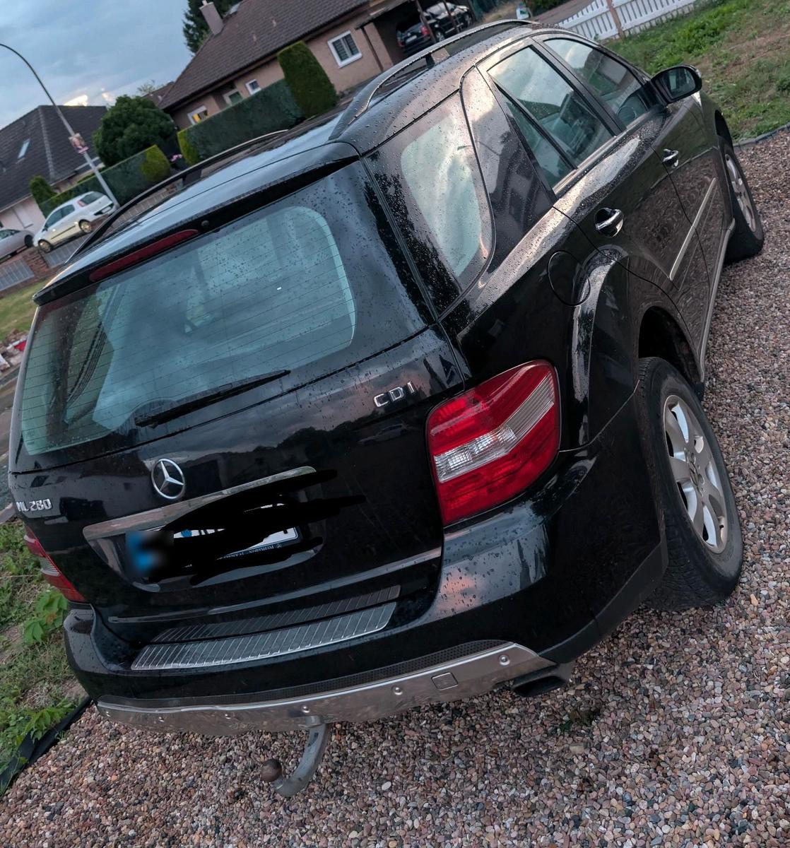 Mercedes-Benz ML280 2005 — interior