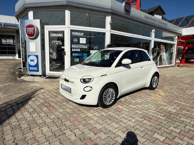 Fiat 500e Digitales Cockpit APPLE CarPlay AndroidAuto