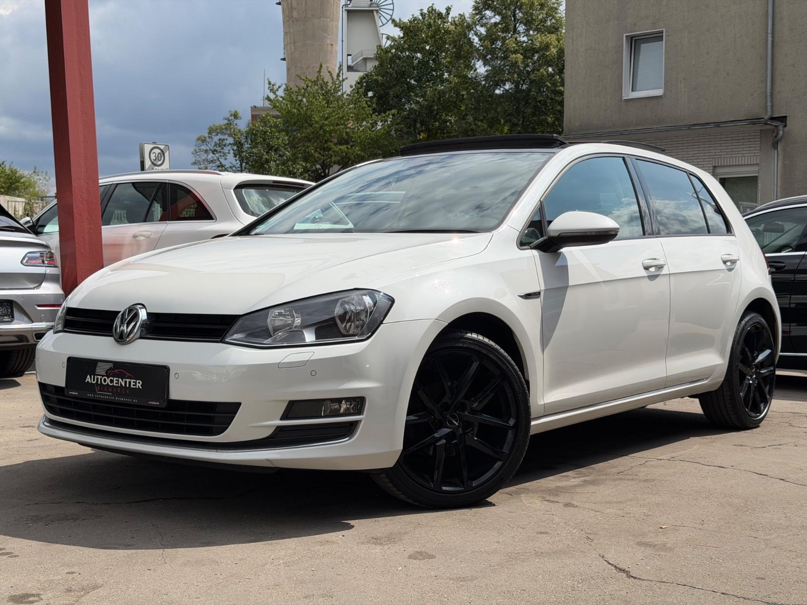 Volkswagen Golf VII Lim. Comfortline BMT/PANORAMA/NAVI/SZH