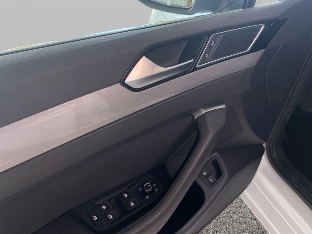 Fahrzeugabbildung Volkswagen Passat Variant 1.4 TSI Hybrid GTE inkl. WR