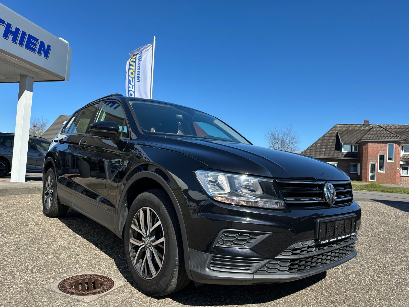 Fahrzeugabbildung Volkswagen Tiguan 1.4 TSI Trendline AHK/GRA/Navi/ErgoSitz