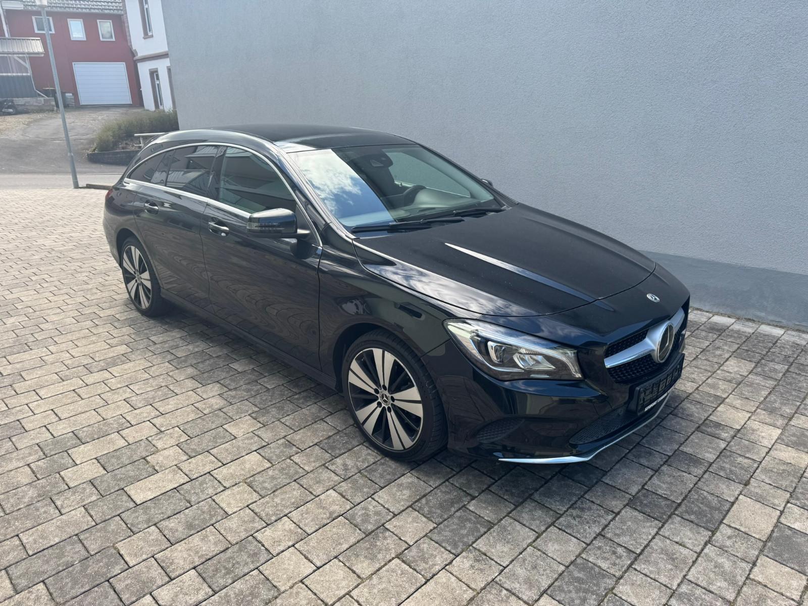 Mercedes-Benz CLA Shooting Brake 220 4Matic Pano