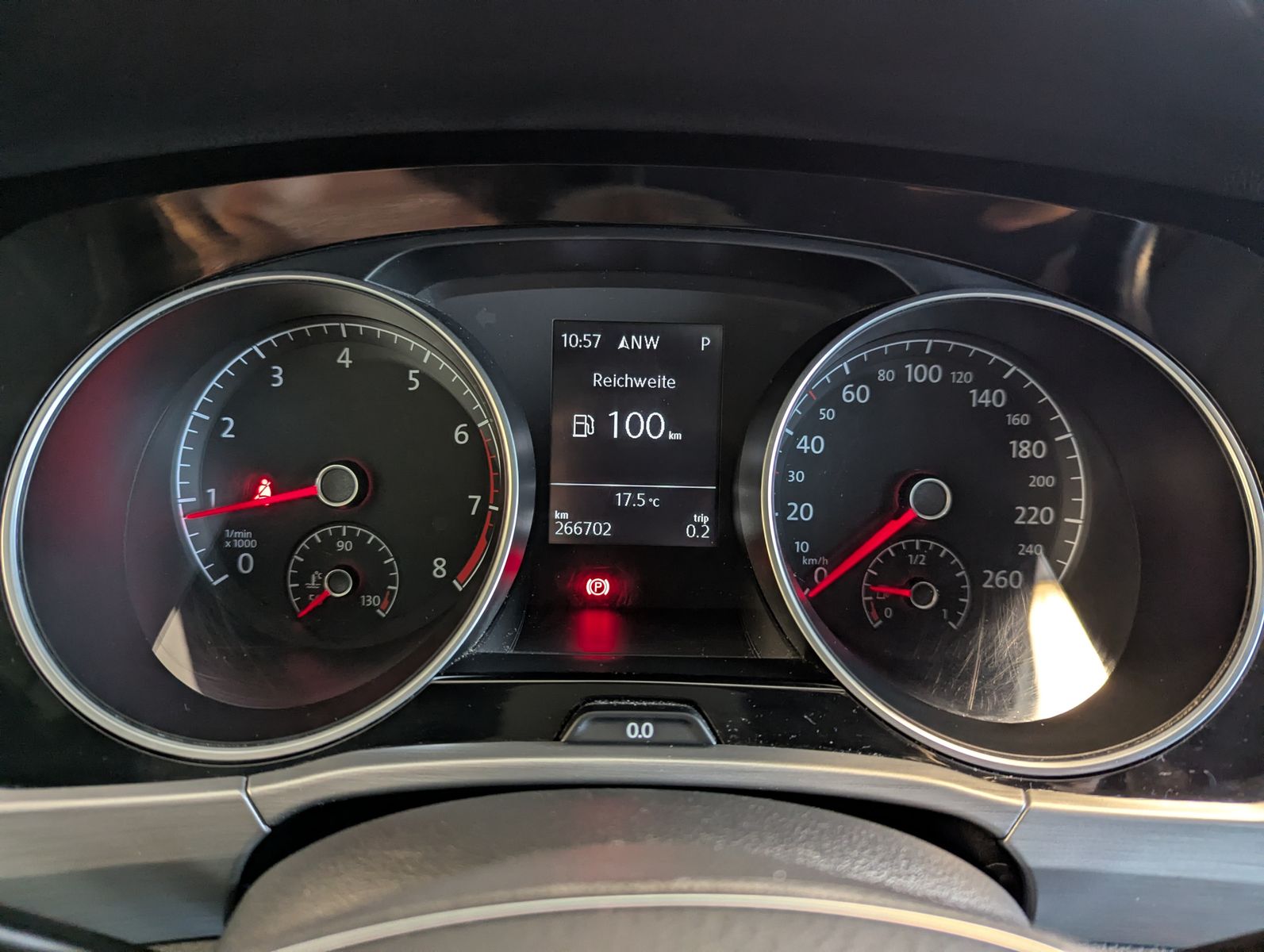 Fahrzeugabbildung Volkswagen Touran 1.4 TSI DSG Comfline 7-Sitze Navi