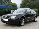 Volkswagen VW Bora 2.0 Special 1.  Hand TÜV bis 07/28 - Volkswagen Bora: Special