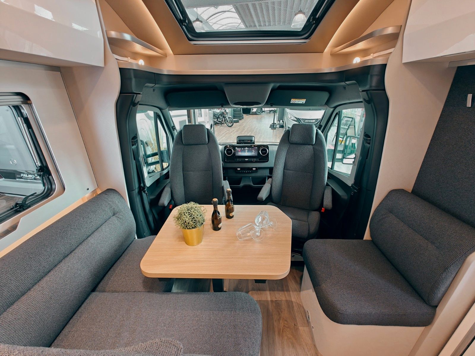 Fahrzeugabbildung HYMER / ERIBA / HYMERCAR TRAMP S 680 PREMIUM - 2025