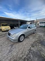 Mercedes-Benz Mercedes-benz E 270 CDI cat S.W. Avantgarde - graue Mercedes-Benz E 270