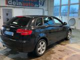 Audi A3 Sportback 1.6 Attraction - Audi A3 mit Benzin-Antrieb: 1.6