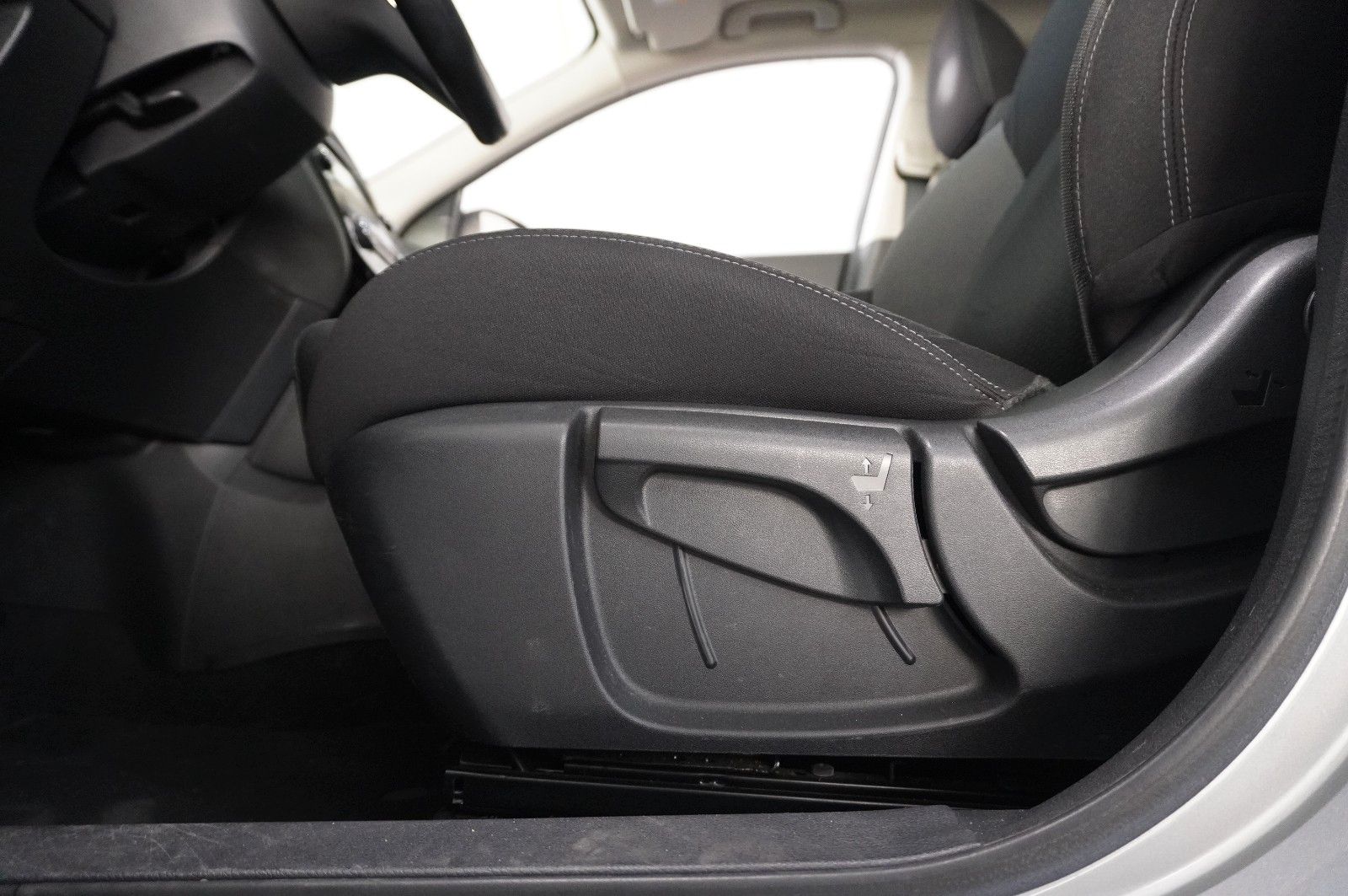 Fahrzeugabbildung Nissan Qashqai 1.5 DCI N-CONNECTA NAVI/LED/360°/PANO.
