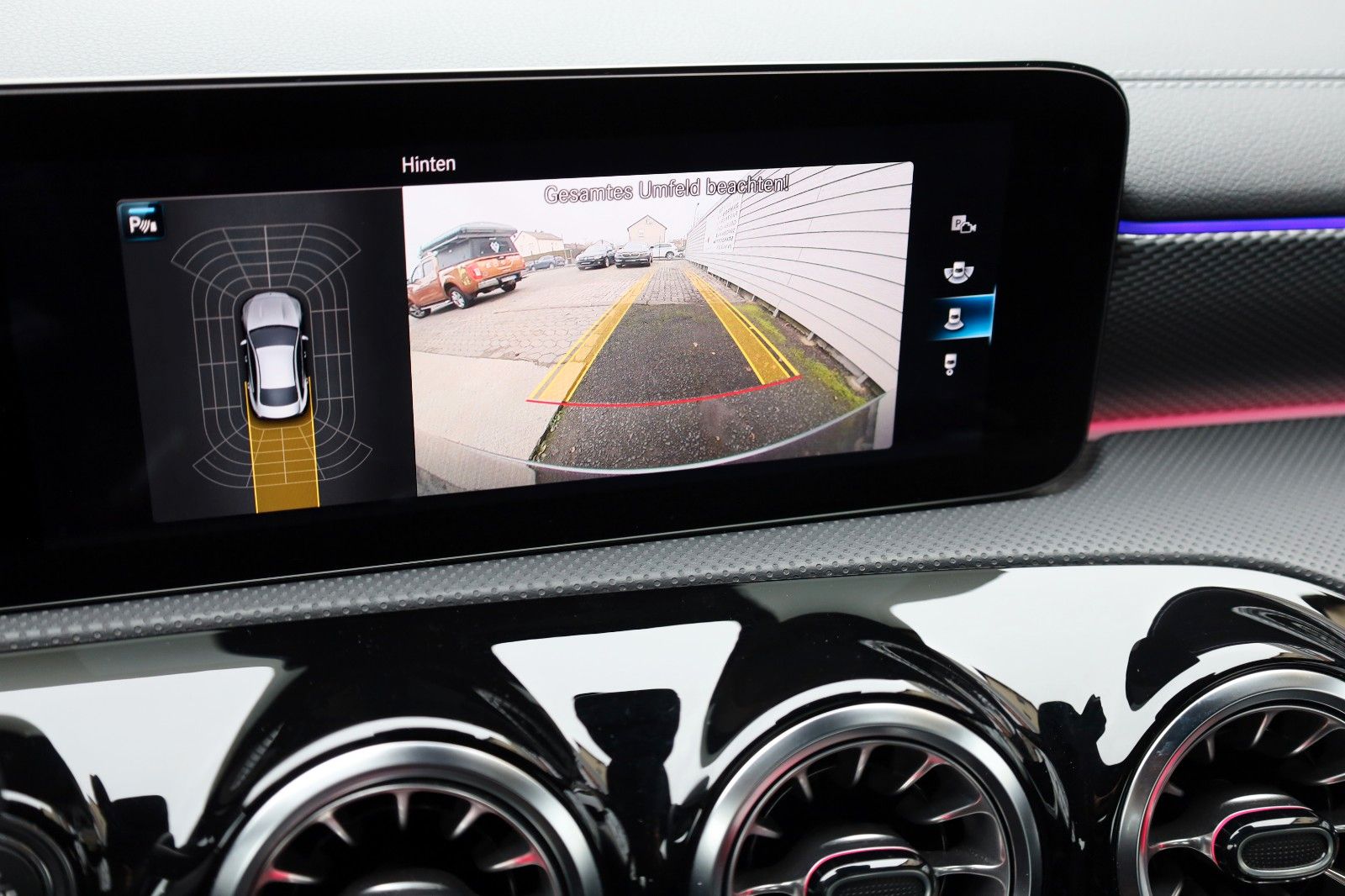 Fahrzeugabbildung Mercedes-Benz CLA 200 d Coupe Leder,Navi,LED,SH,Kamera,AHK