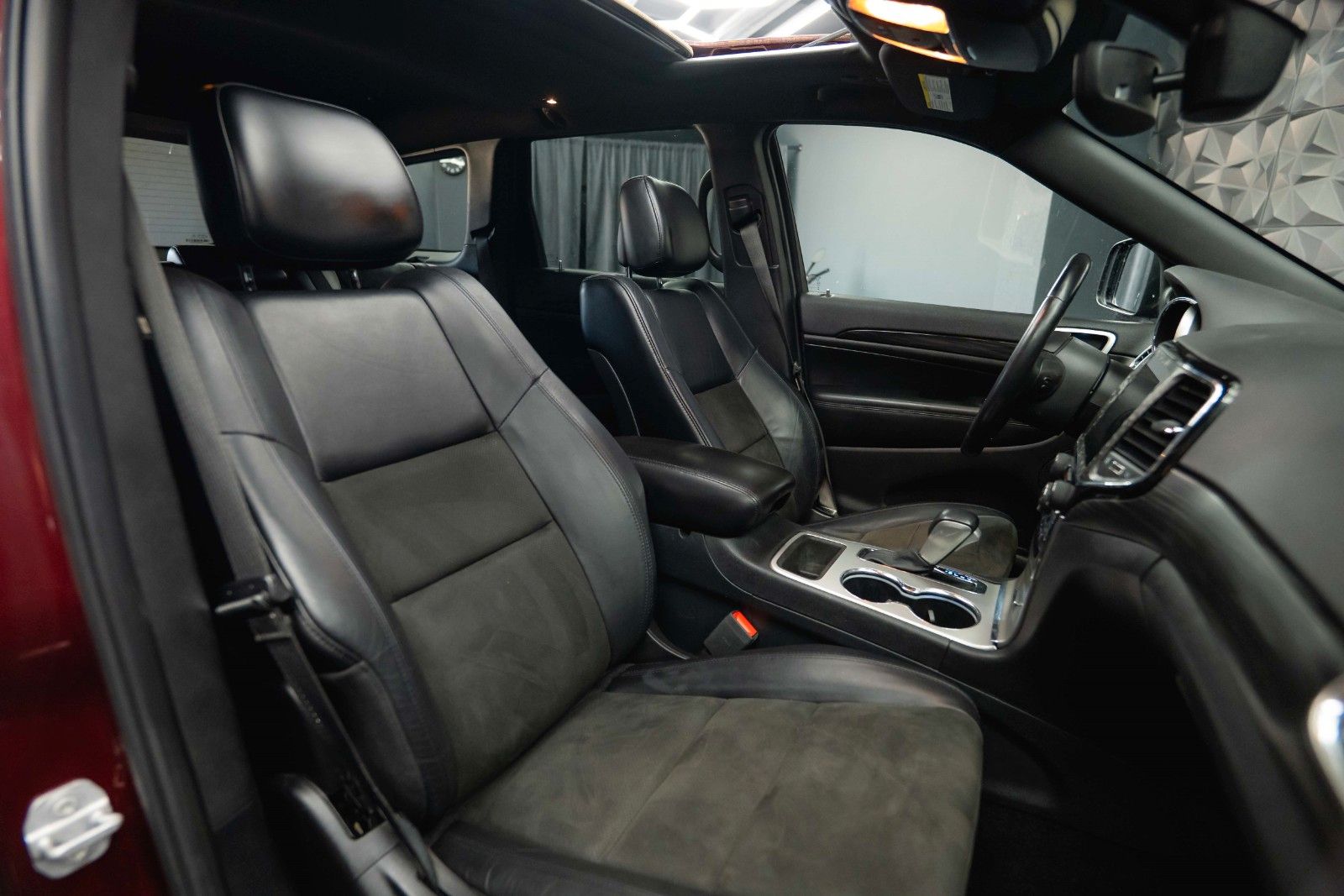 Fahrzeugabbildung Jeep Grand Cherokee 3.6 4x4 Altitude *Pano*CarPlay*