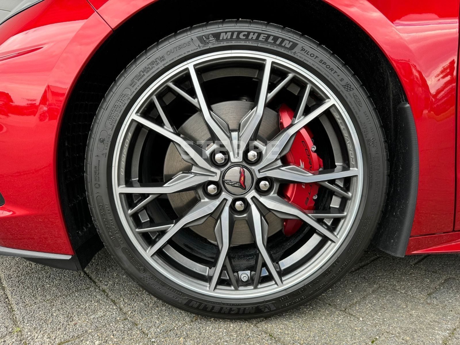 Corvette C8 Stingray Coupe 6,2 V8 3LT Europamodell STEPPE