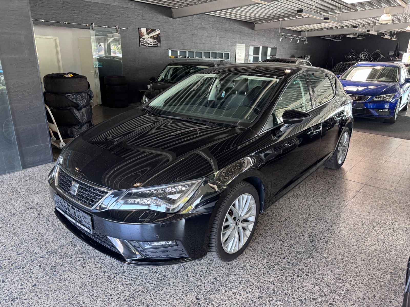SEAT Seat Leon Style*BUSINESS-INFO*LED*PANO*FASZINATION