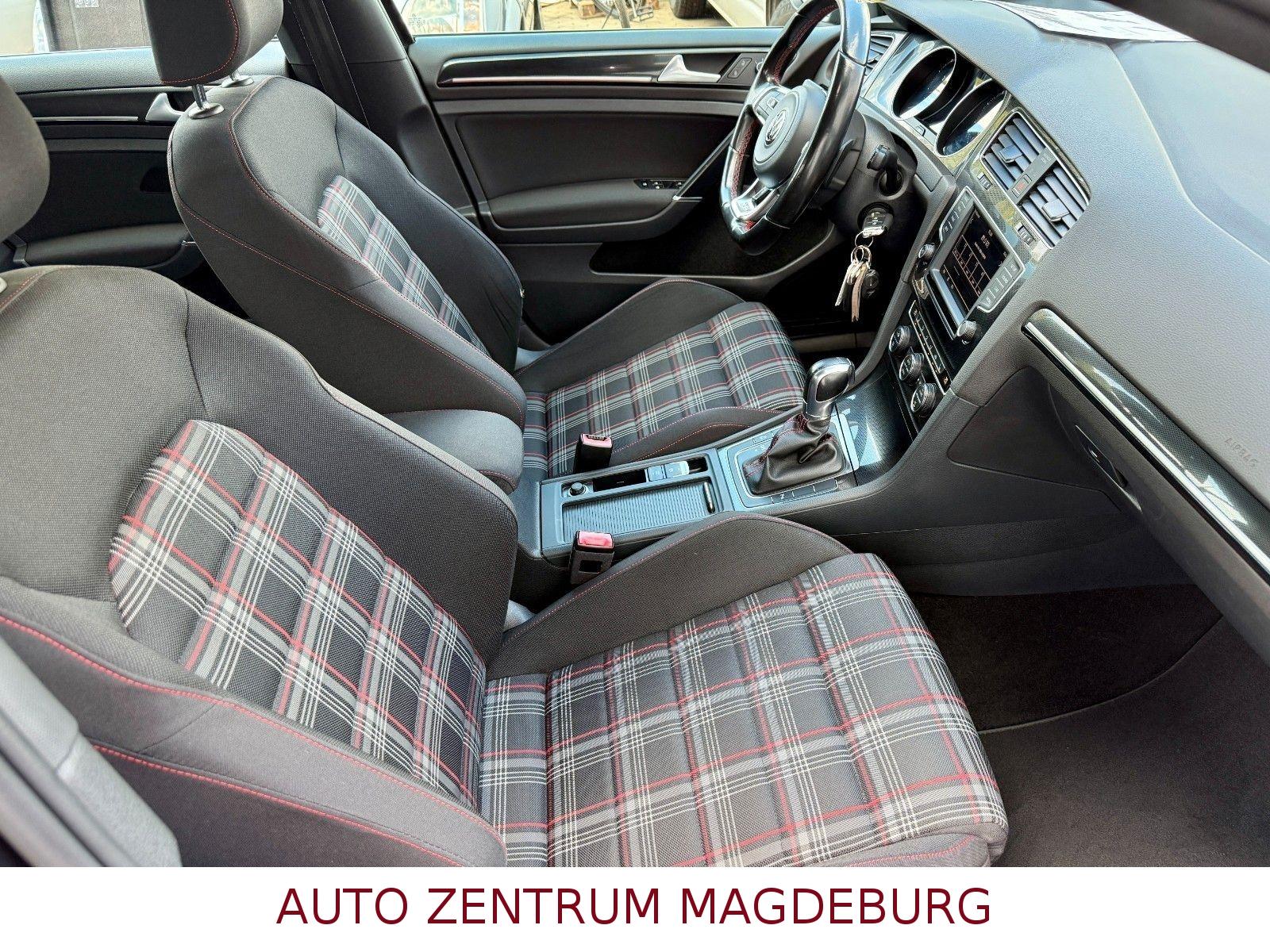 Volkswagen Golf VII Lim. GTI *BI-XENON*STANDH*DCC*TEMPOMAT*