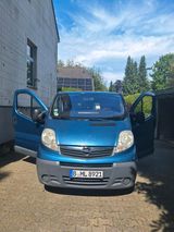 Opel Vivaro 6 Sitze Camper - Opel Vivaro mit Benzin-Antrieb