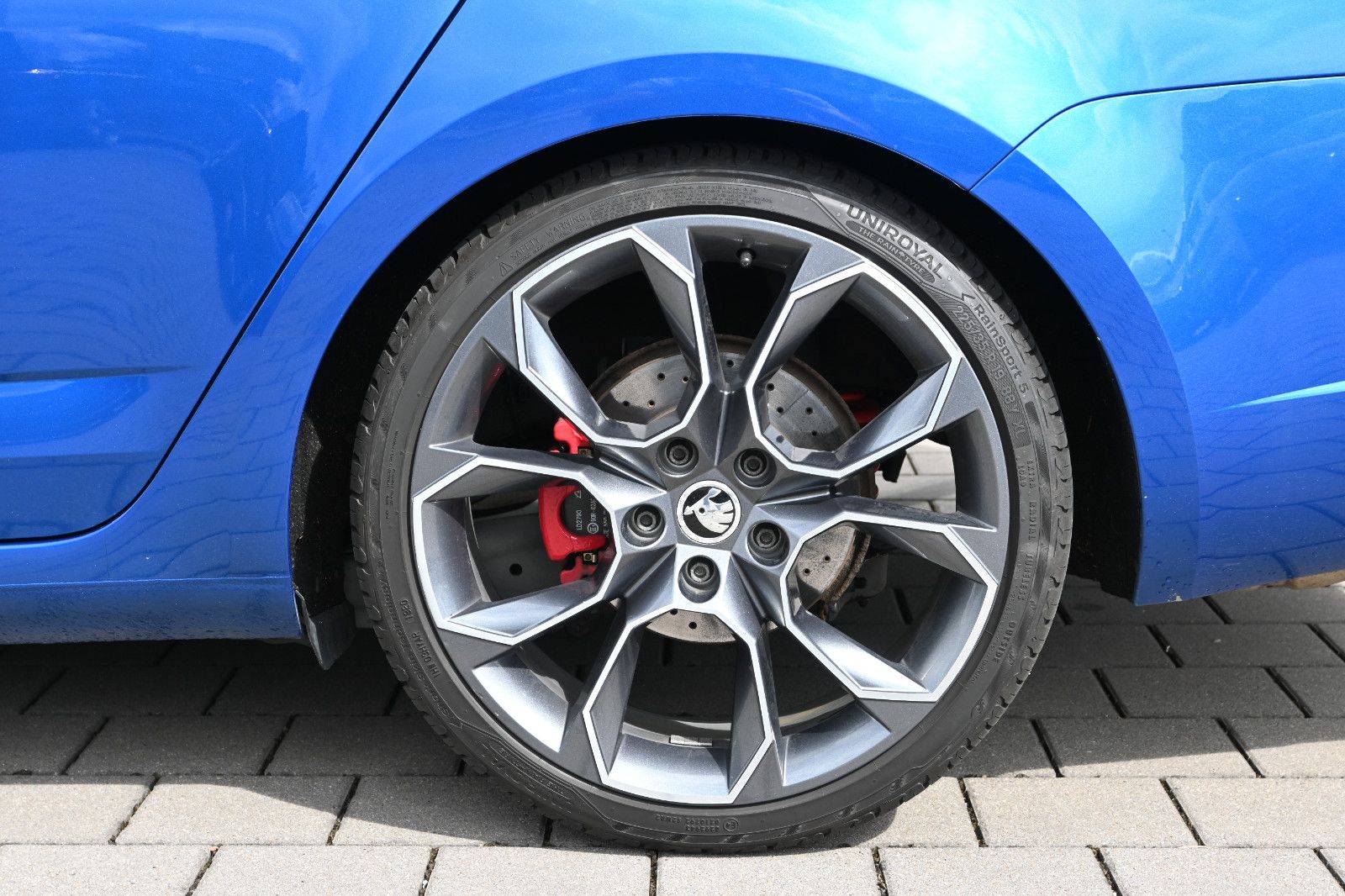 Fahrzeugabbildung SKODA Octavia 2.0 TDI Green tec DSG RS Combi °AHK°STHZ