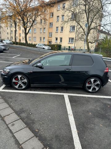 Volkswagen Golf 2.0 TSI BMT GTI Performance GTI Performance