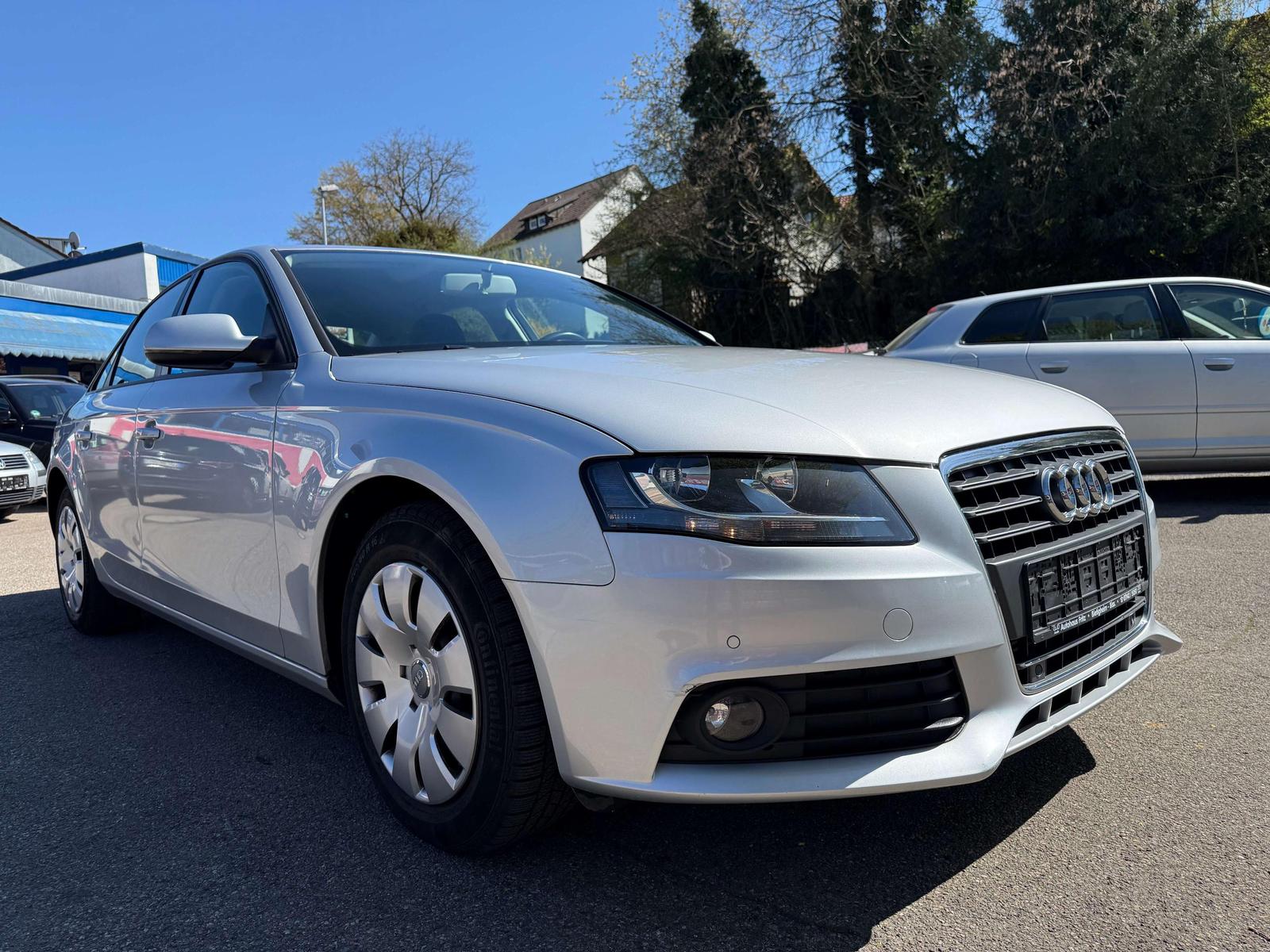 Audi A4 Attraction 1.Hand / alle KD bei Audi