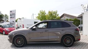 Porsche Cayenne - 6