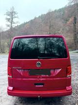 Volkswagen T6 Multivan, 2,0 TDI, AHK, SHZ, Pilotensitze - gebrauchte VW T6 Multivan aus dem Jahr 2021
