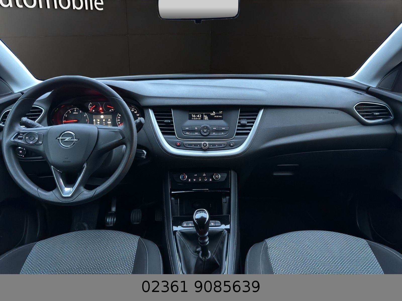 Fahrzeugabbildung Opel Grandland (X) 1.2 Selection /Start Stop/