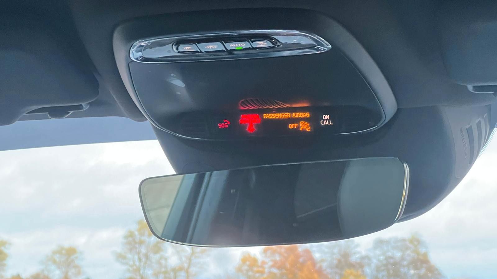 Fahrzeugabbildung Volvo S90*R-Design*T8*AWD*B&W*LUFT*MASS*20Zoll