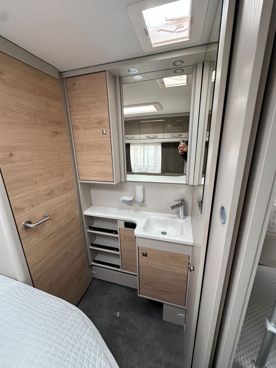 Fahrzeugabbildung Dethleffs Nomad 730 FKR - Autarkie Monster - Voll!!!