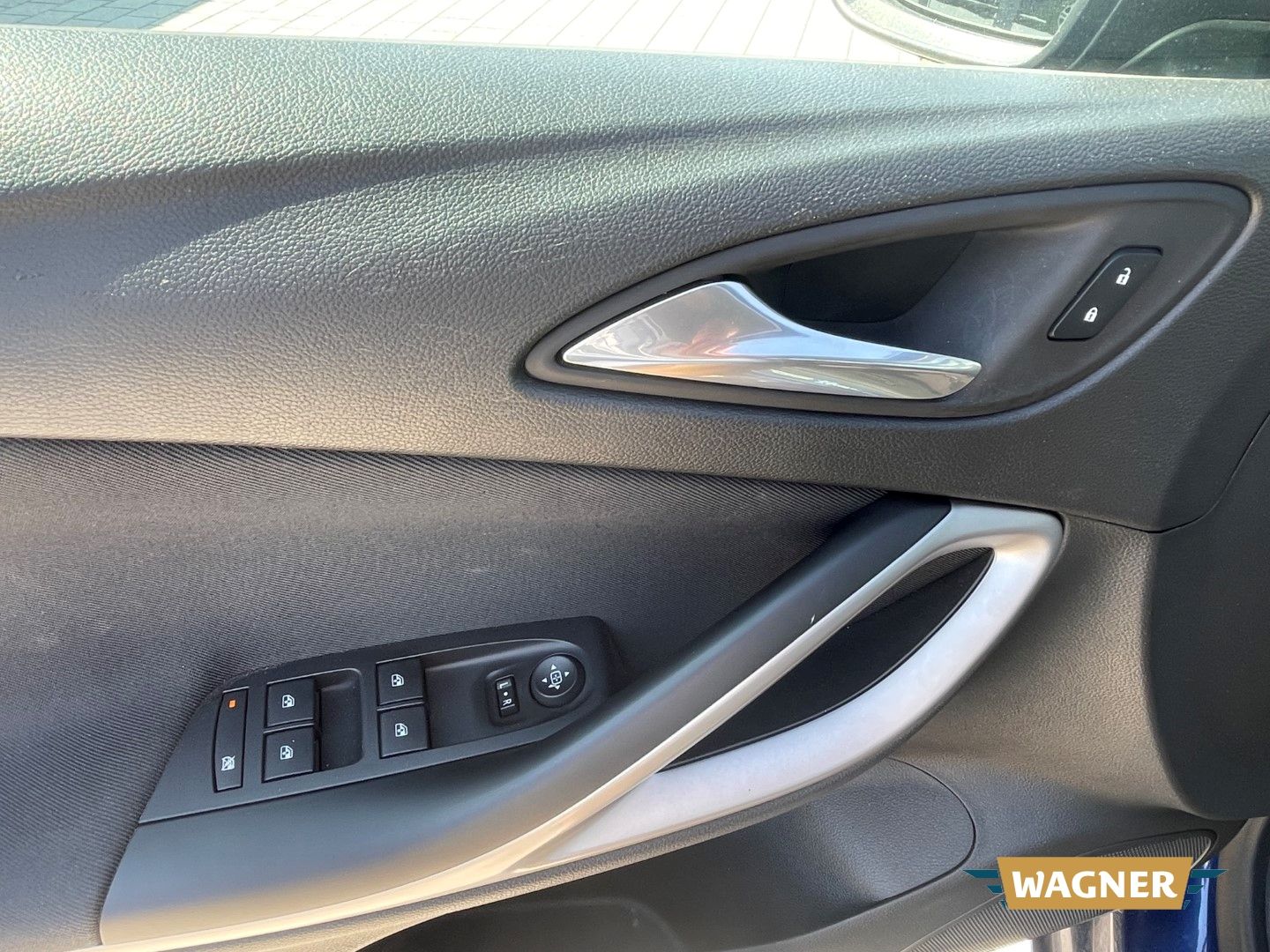 Fahrzeugabbildung Opel Astra Sports Tourer Edition  Abgasreinigung defe