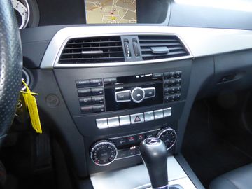 Mercedes-Benz C 200 T (BlueEFFICIENCY) 7G-TRONIC Avantgarde