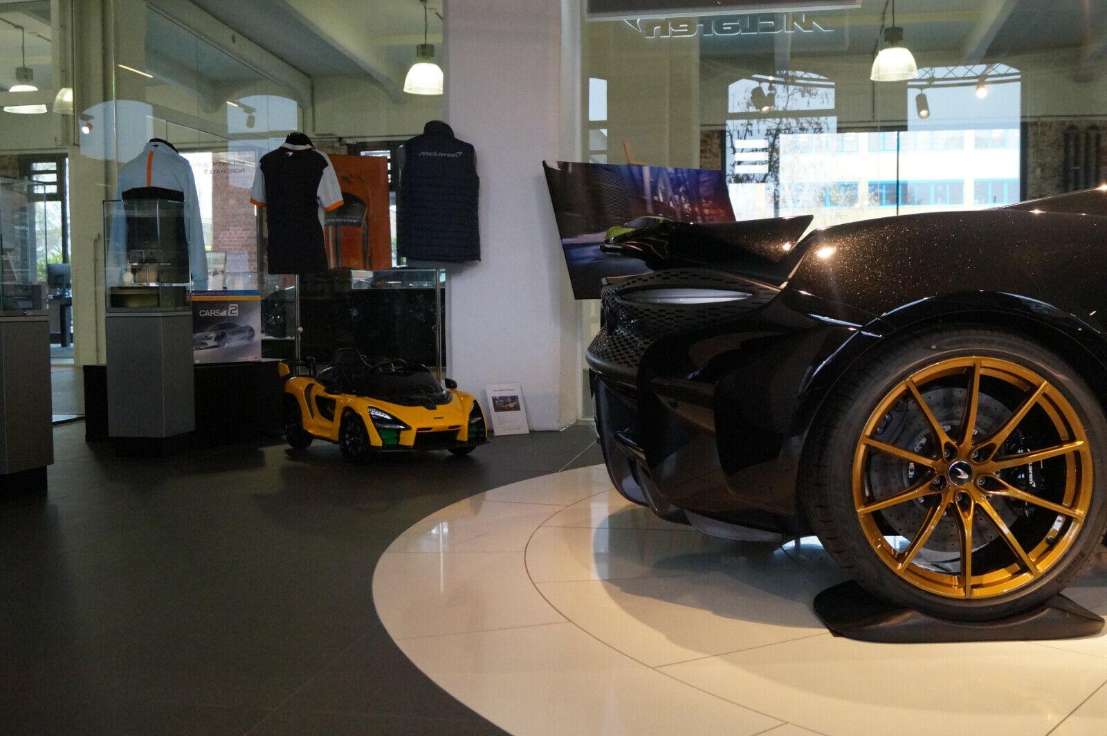 showroom-image-bottom