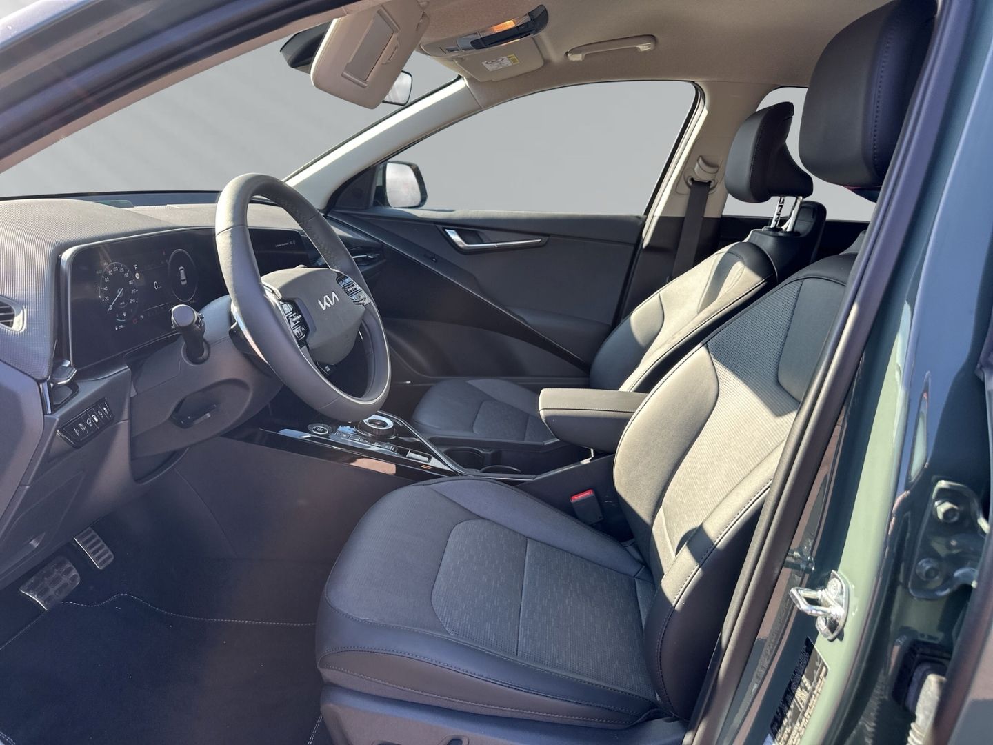 Fahrzeugabbildung Kia Niro NIRO 1.6 PHEV DCT SPI 18Z Navi digitales Co