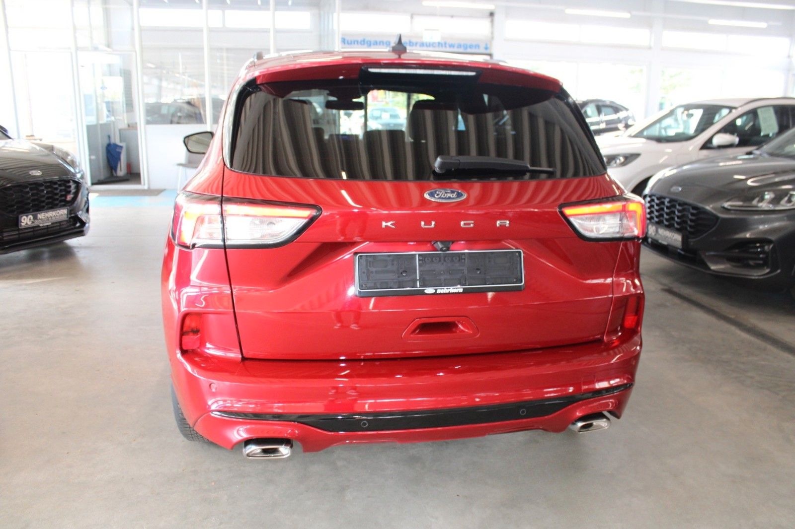 Fahrzeugabbildung Ford Kuga ST-Line X LED AHK B&O HUD ACC WinterPaket